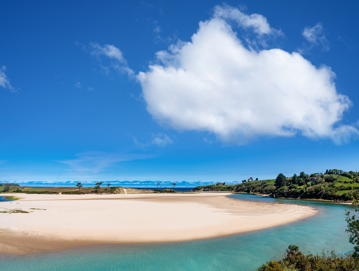 Playa de Oyambre, Cantabria (© Istockphoto)